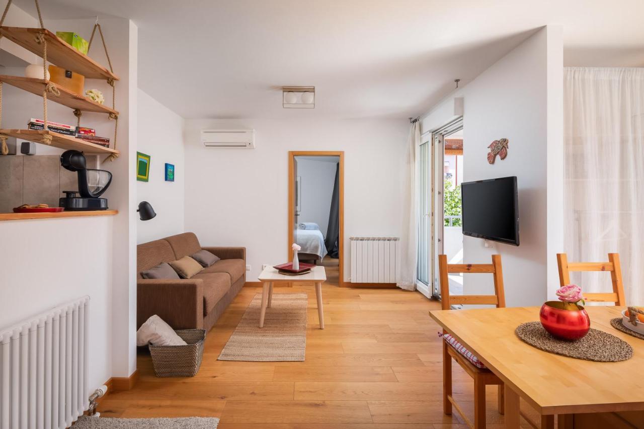 Modern Apt With Terrace 4 Min Walk To The Beach スプリト エクステリア 写真