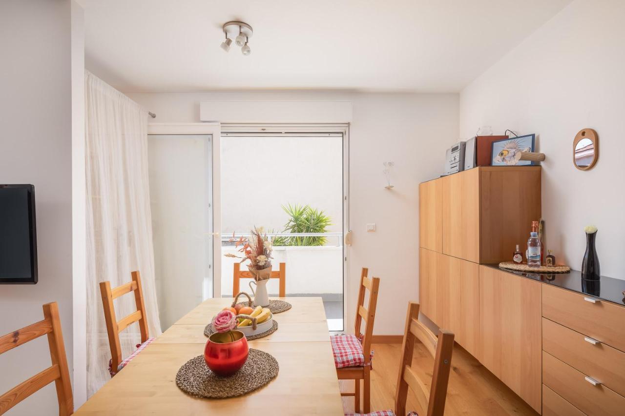 Modern Apt With Terrace 4 Min Walk To The Beach スプリト エクステリア 写真