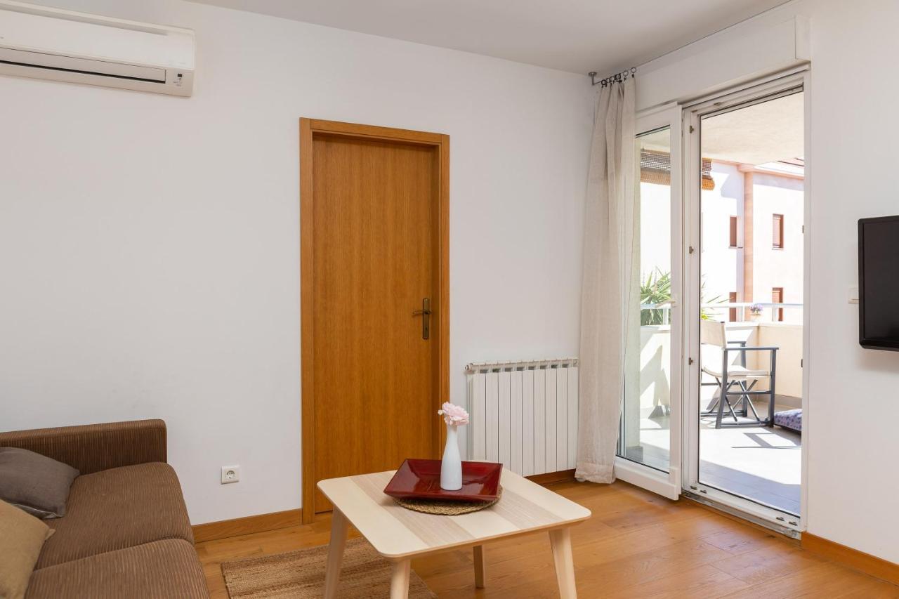 Modern Apt With Terrace 4 Min Walk To The Beach スプリト エクステリア 写真
