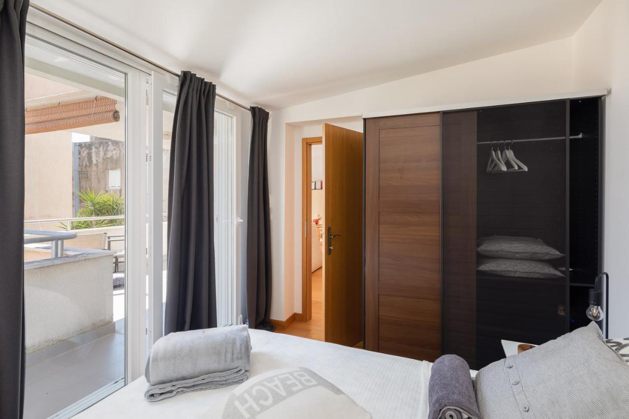 Modern Apt With Terrace 4 Min Walk To The Beach スプリト エクステリア 写真