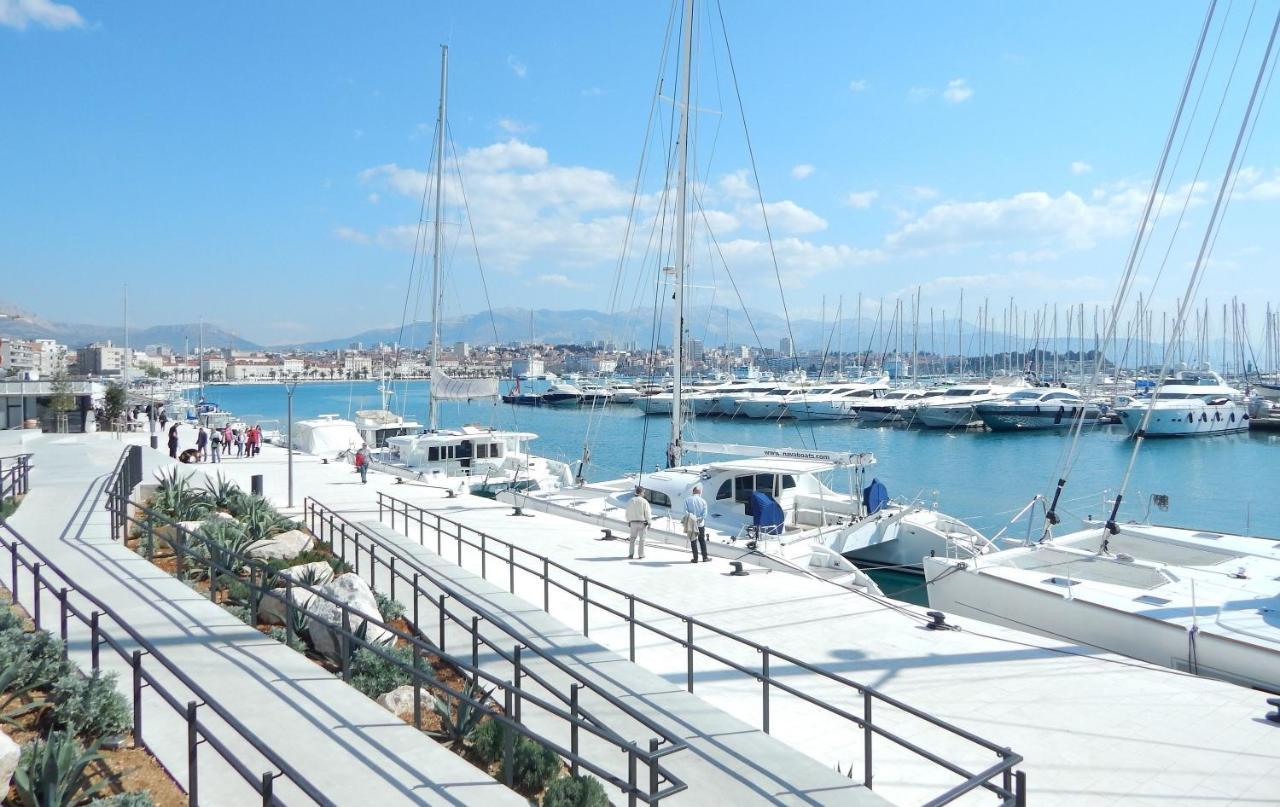 Modern Apt With Terrace 4 Min Walk To The Beach スプリト エクステリア 写真
